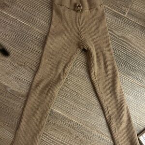 Zara Ribbed Knit Leggings in Camel Brown